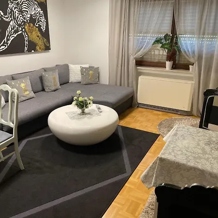 La Διαμέρισμα *