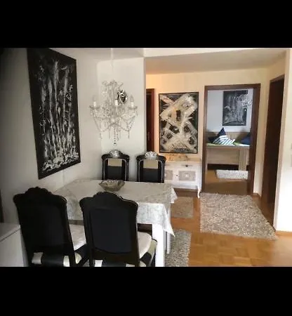 Apartment La