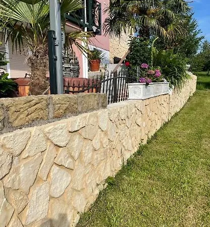 Διαμέρισμα La *