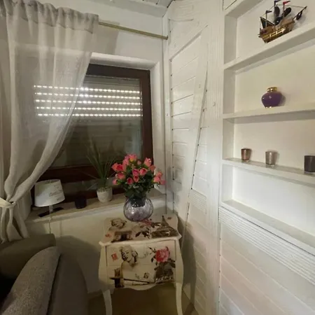 Apartment La