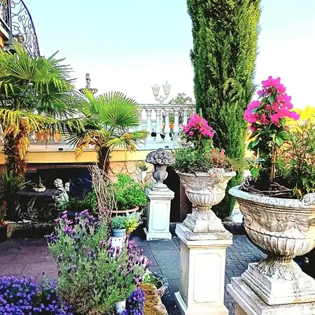 La Διαμέρισμα *