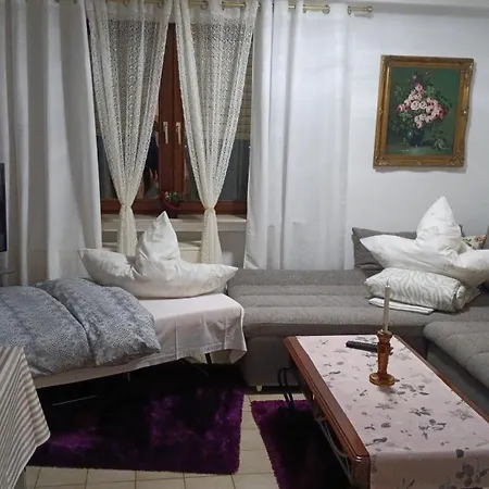 La Διαμέρισμα